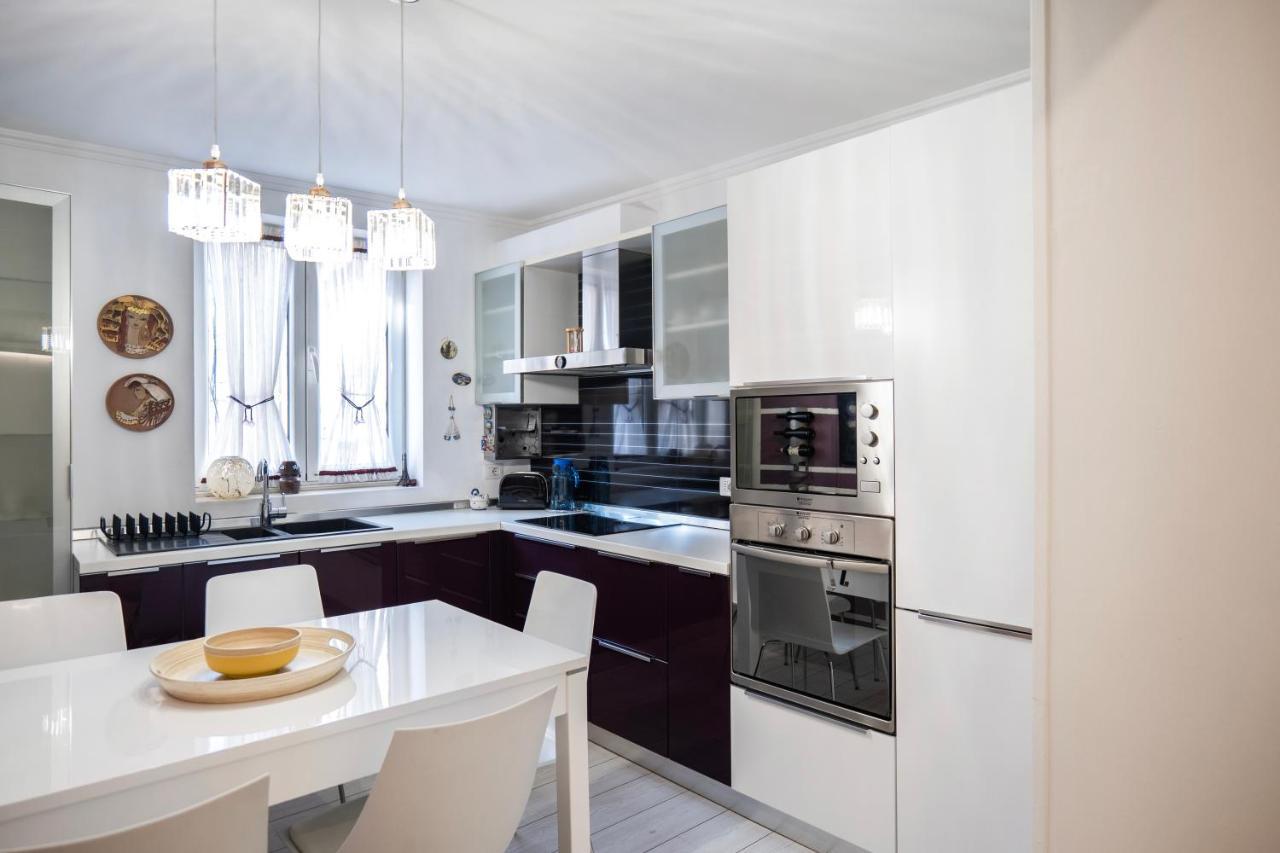 Enxhi'S Apartment Tiranë Ngoại thất bức ảnh