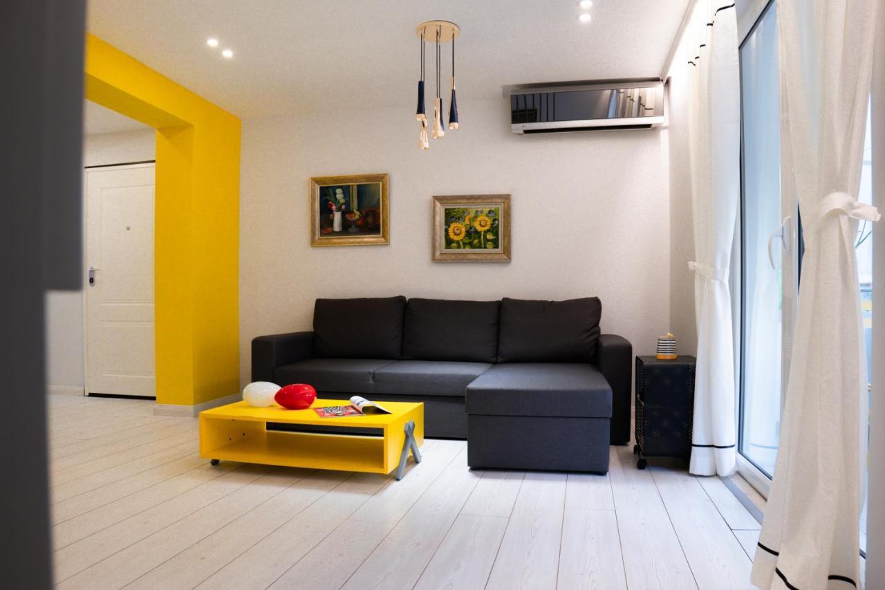 Enxhi'S Apartment Tiranë Ngoại thất bức ảnh